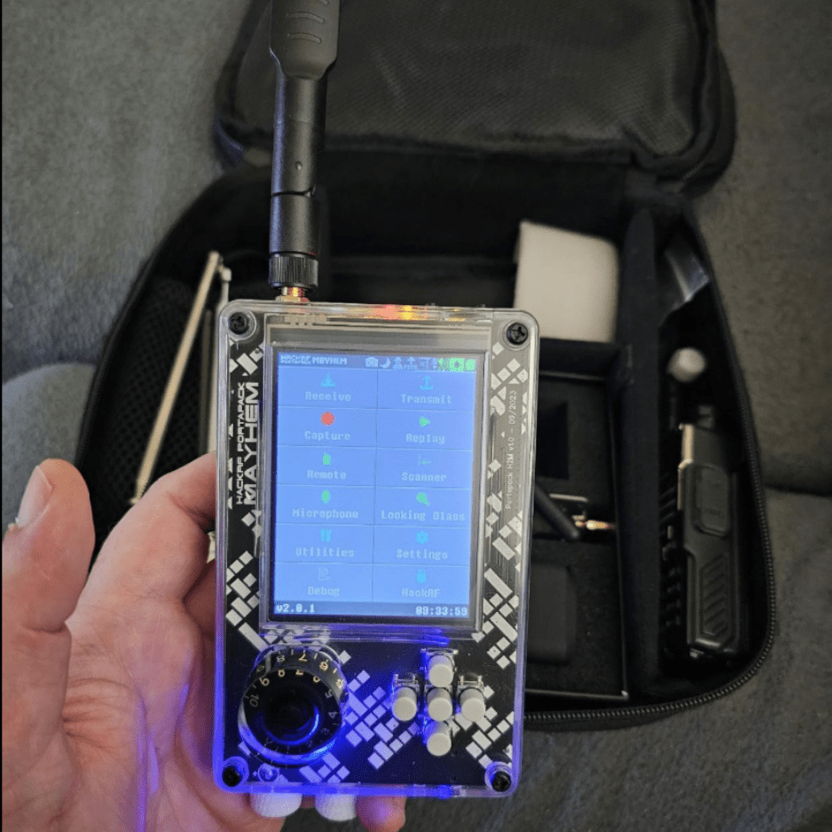 HackRF One with PortaPack H2 – Portable SDR
